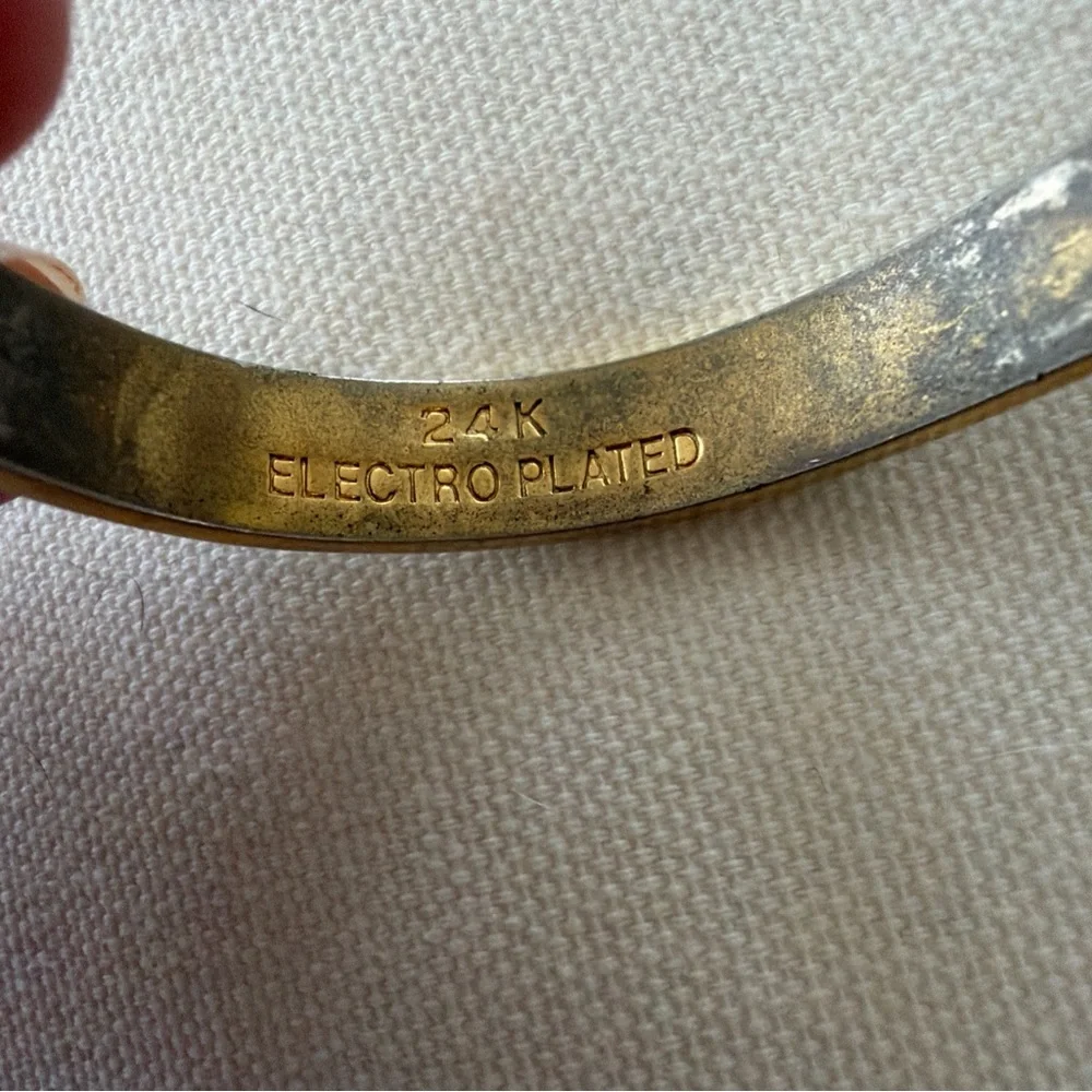 Vintage 24K Electro Plated Magnetic Gold Silvertone Cuff Bracelet 6-5/8
